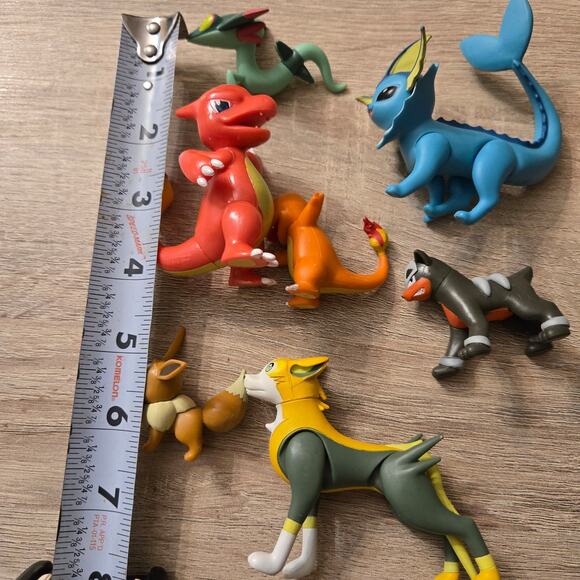 Pokemon lot of 7 figures: charmaleon, houndour, dreepy,  vaporeon, boltund... - Picture 4 of 9